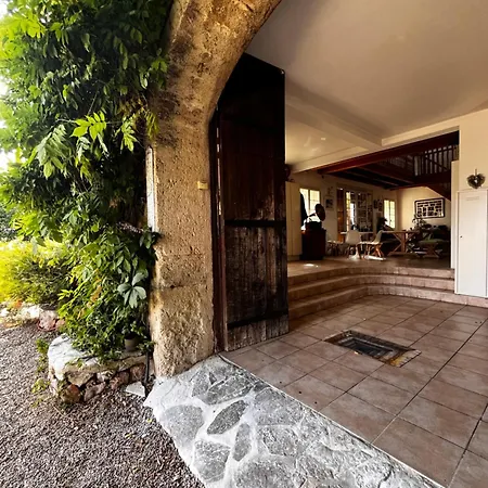 Moun Mas - Maison Chaleureuse B&B
